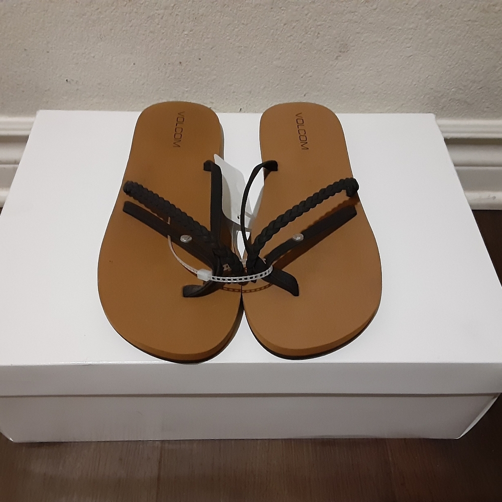 Volcom - Picture 3 of 3